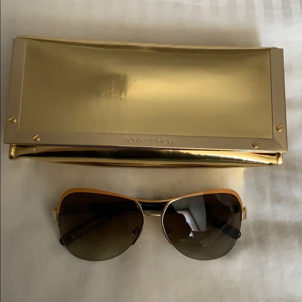Tory Burch Aviator Sunglasses